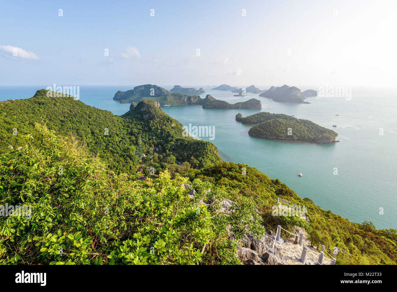 High angle view belle nature paysage de l'île et la mer dans le ciel du matin de Ko Wua Ta Lap point de Mu Ko Ang Thong National Marine Park, Banque D'Images