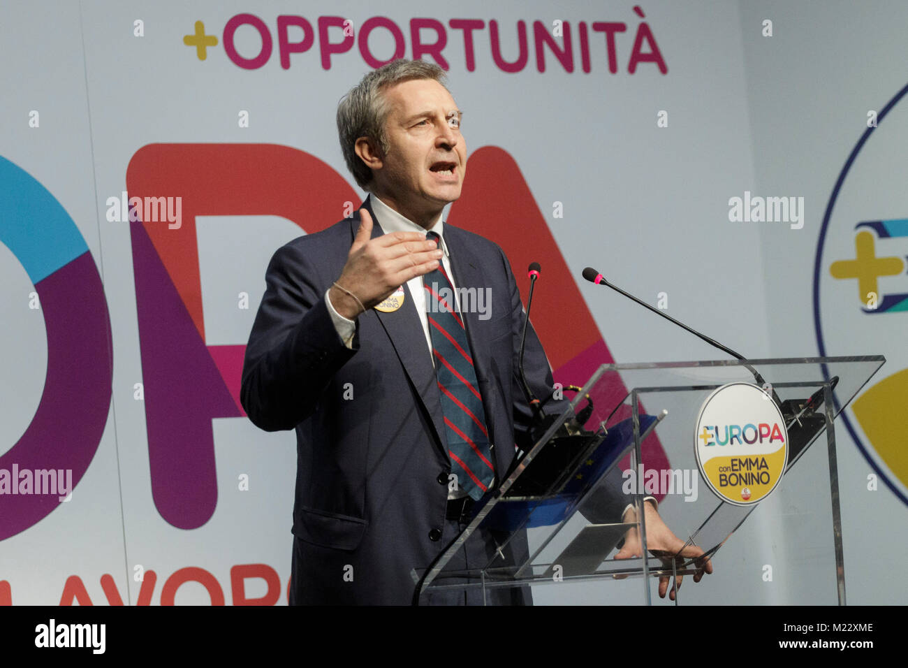 Rome, Italie. 06Th Feb 2018. Benedetto Della Vedova, Forza Europa président, assiste à la présentation du programme électoral du parti Europa en vue des prochaines élections générales à Rome, Italie le 03 février 2018. L'Italien élection générale aura lieu le 4 mars 2018. Credit : Giuseppe Ciccia/Pacific Press/Alamy Live News Banque D'Images