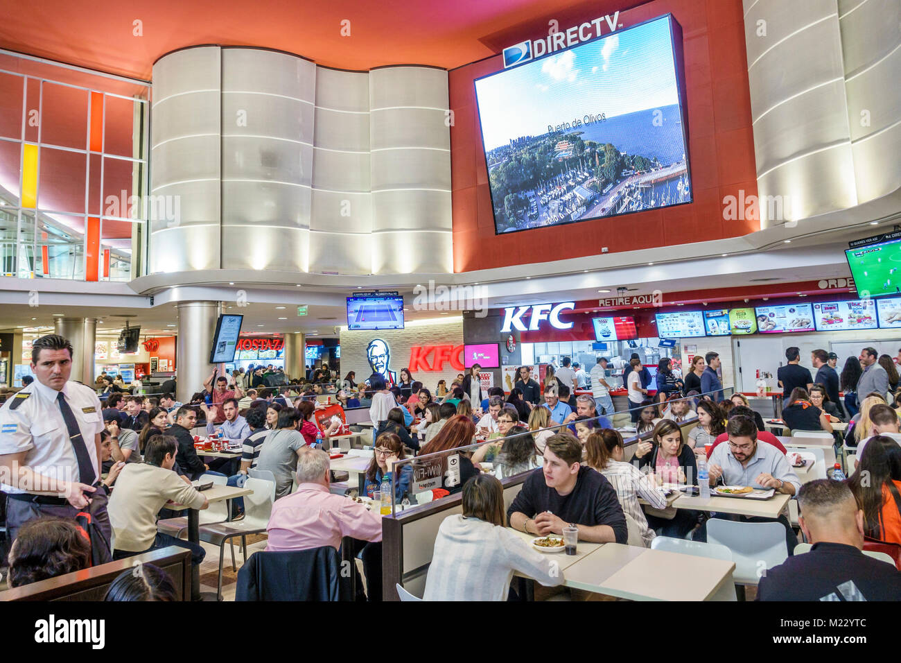 Buenos Aires Argentina, Galerias Pacifico centre commercial, aire de restauration plaza tables repas décontracté, salle à manger, tables, occupé, surpeuplé, hispanique latin Latino ethnique mino Banque D'Images