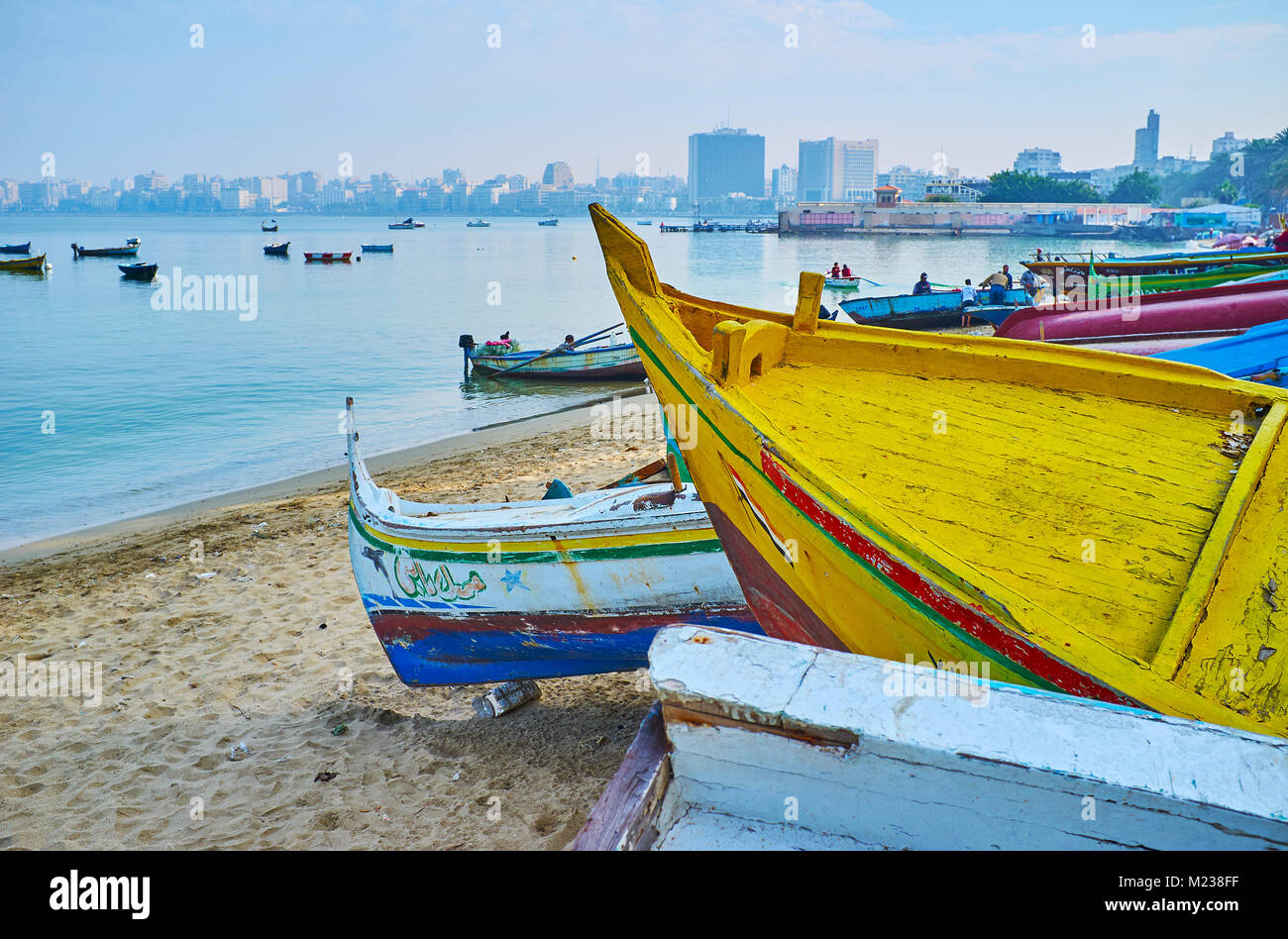 Alexandrie, Egypte - le 17 décembre 2017 : Le port de l'Est est le quartier de pêcheurs de la ville, ici trouver la pêche, shipya marché central Banque D'Images