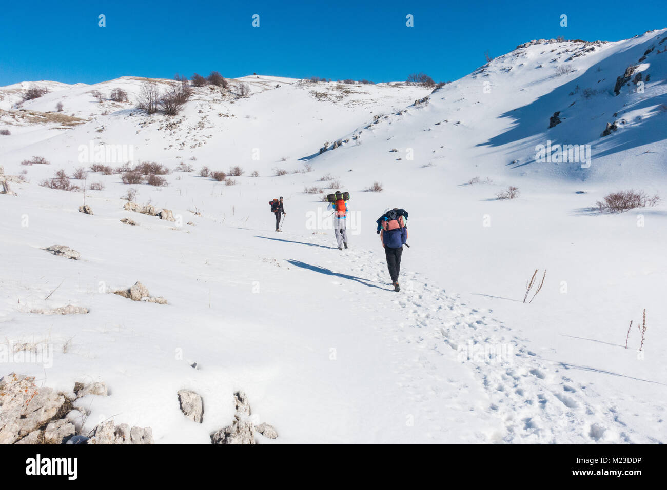 Trekking montagne neige Banque D'Images