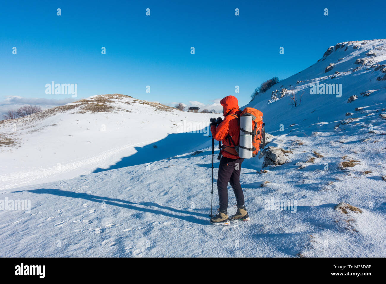 Trekking montagne neige Banque D'Images