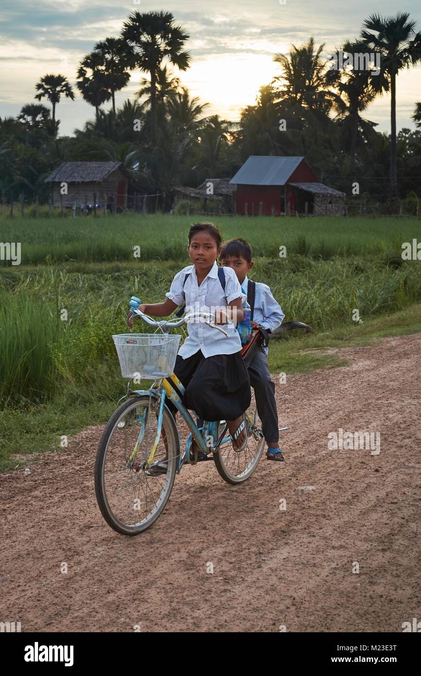 Filles cambodgiennes sur location, Cambodge, Krakor Banque D'Images