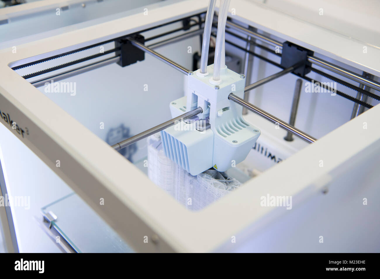 Une Ultimaker 2 imprimante numérique 3D à utiliser dans un laboratoire. Banque D'Images