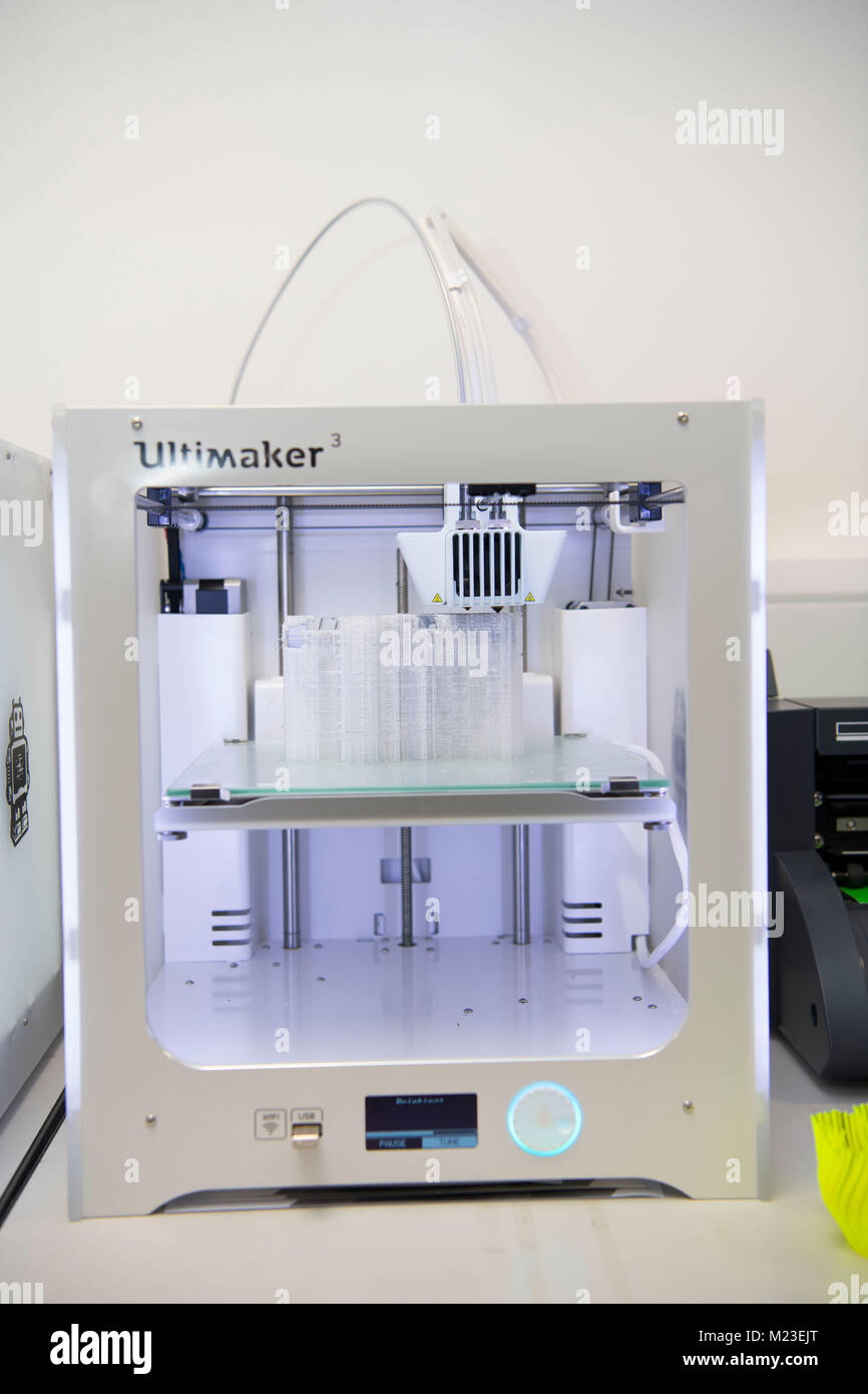 Une Ultimaker 2 imprimante numérique 3D à utiliser dans un laboratoire. Banque D'Images