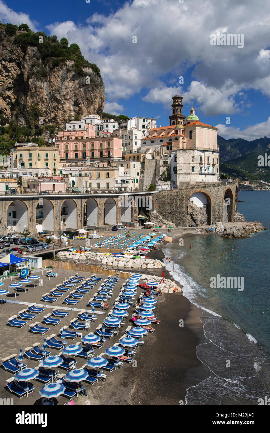 Ville de Atrani, Côte Amalfitaine, Italie Banque D'Images