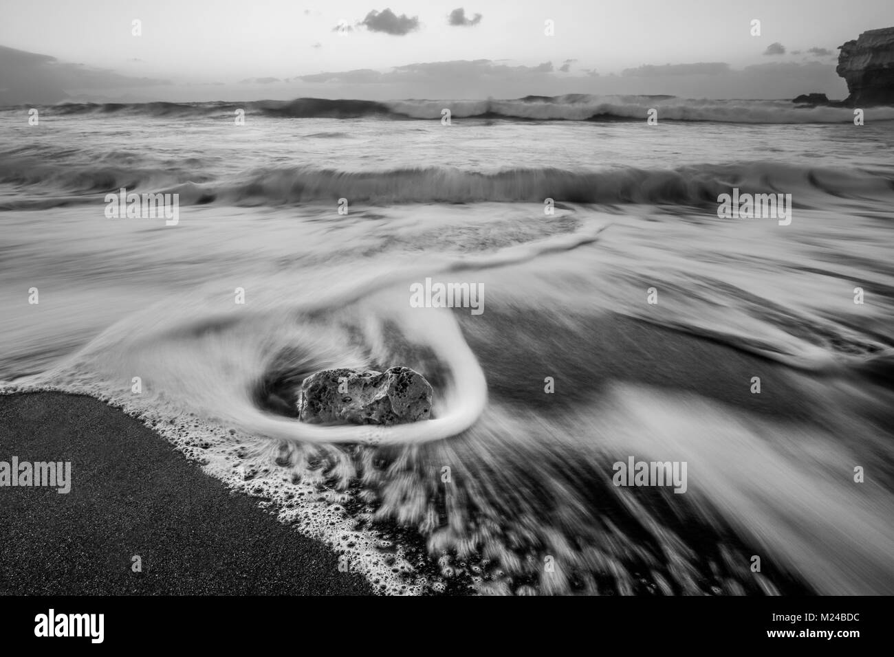 Coucher de soleil des Canaries océan plage eau pierres Banque D'Images