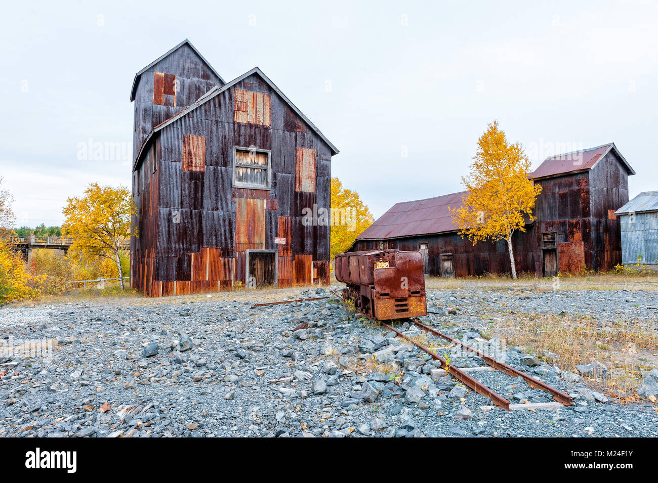 Un chevalement vintage à Cobalt, en Ontario à l'automne Banque D'Images