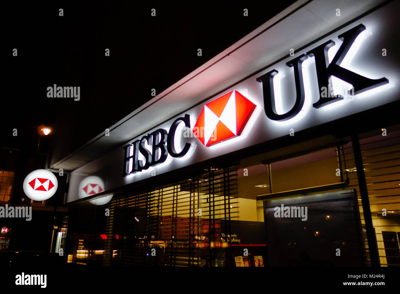 L'extérieur de la Banque HSBC sur Tottenham Court Road, Londres, UK Banque D'Images