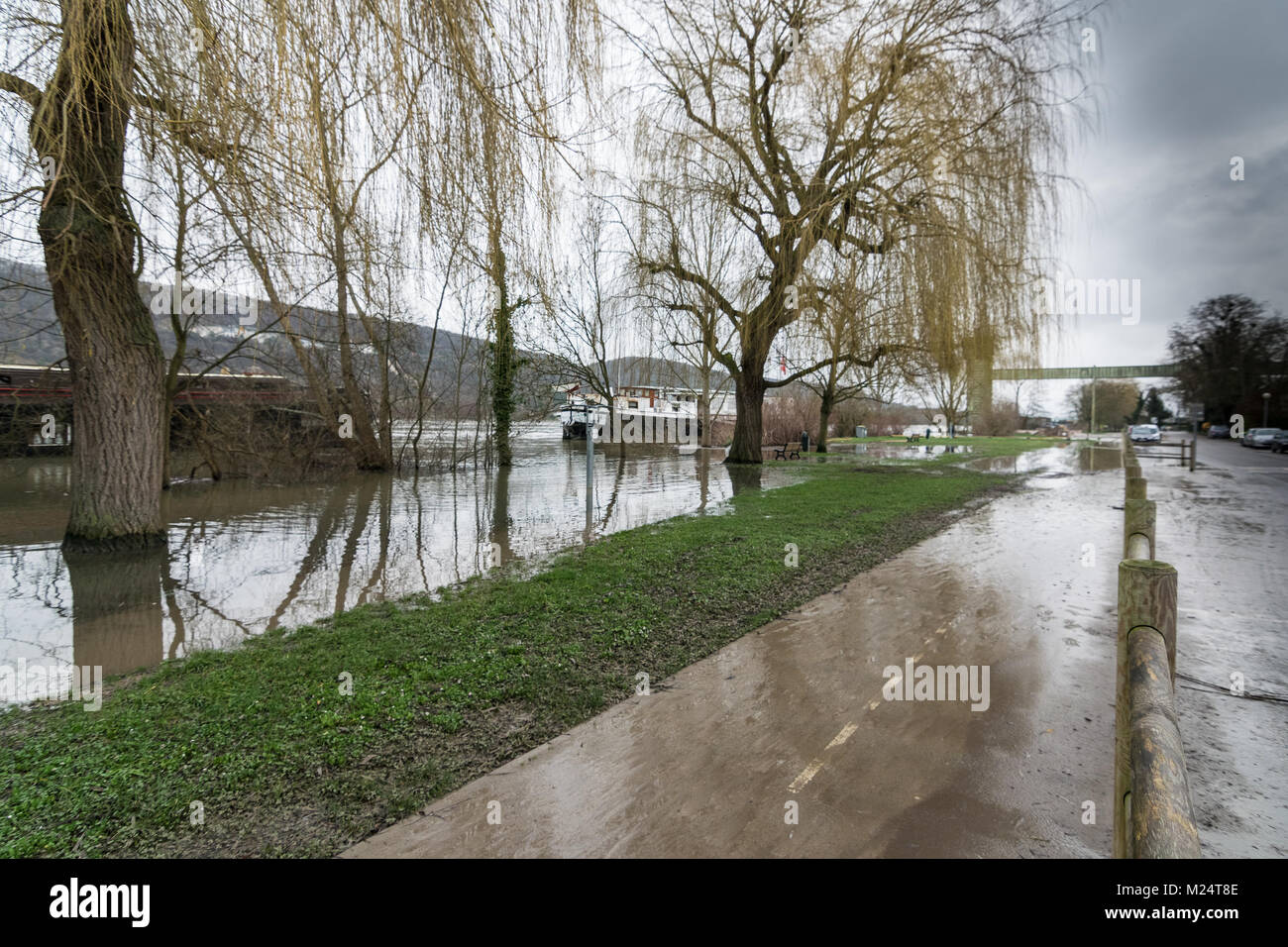Vernon, France - 4 Février 2018 : l'inondation de la Seine à Vernon, les routes de France, 2018 Banque D'Images