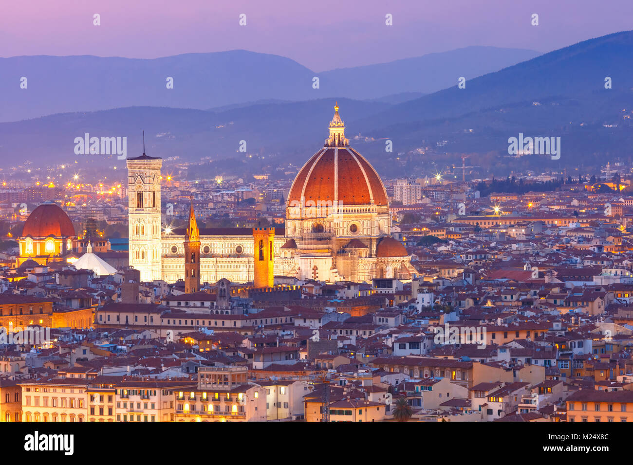 Célèbre vue de Florence de nuit, Italie Banque D'Images