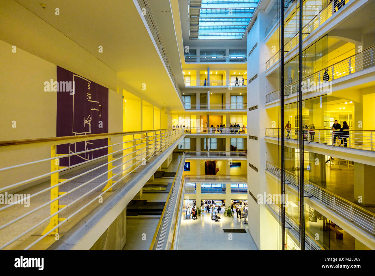 Galerie nationale de Prague Musée d'Art moderne de Prague Palais Veletrzni intérieur République tchèque Palais du commerce équitable intérieur Palais Vleletrzni Palac Banque D'Images