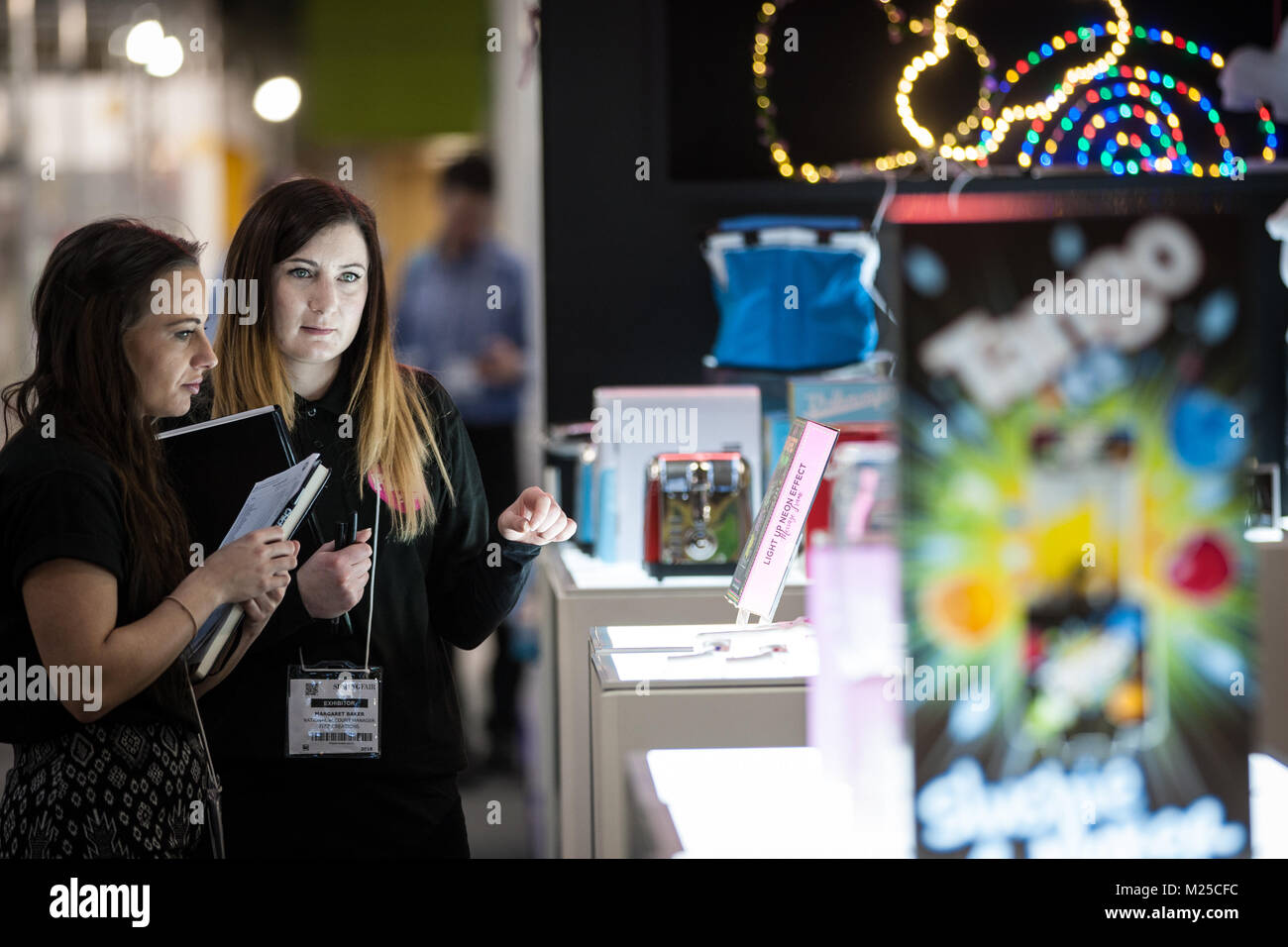 Birmingham, UK. 5 janvier, 2018. Foire de Printemps 2018 Le Royaume-Uni n1 trade show avec 14 montrent des secteurs allant de l'accueil les produits de la mode et de la vente au détail. Crédit : Steven re/Alamy Live News Banque D'Images