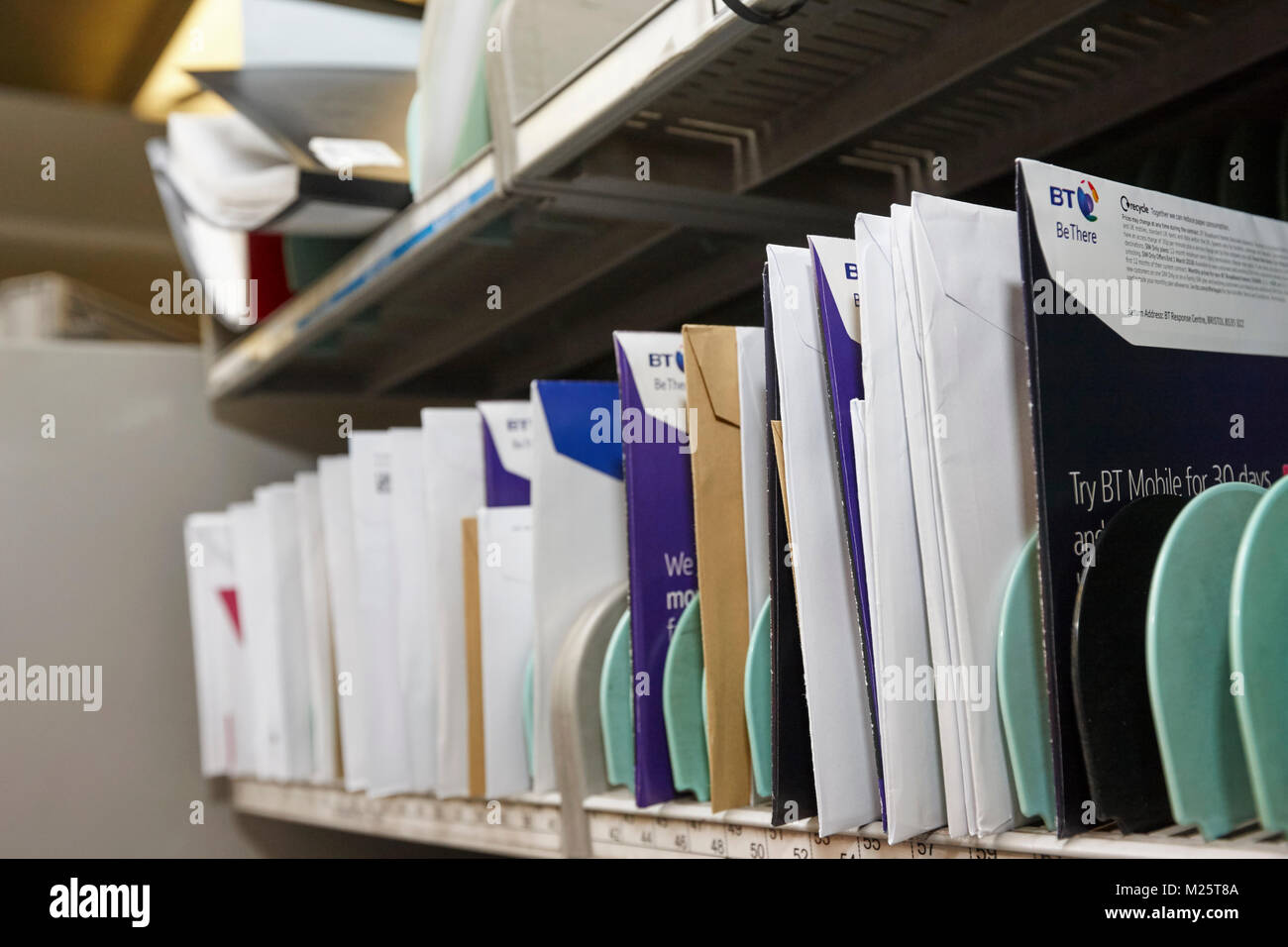Lettres et courrier trié pour livraison par Royal Mail au Royaume-Uni Banque D'Images