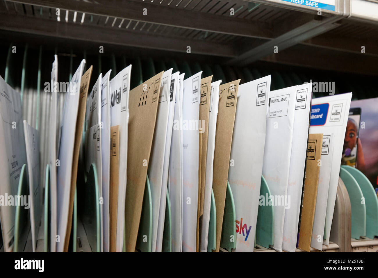 Lettres et courrier trié pour livraison par Royal Mail au Royaume-Uni Banque D'Images