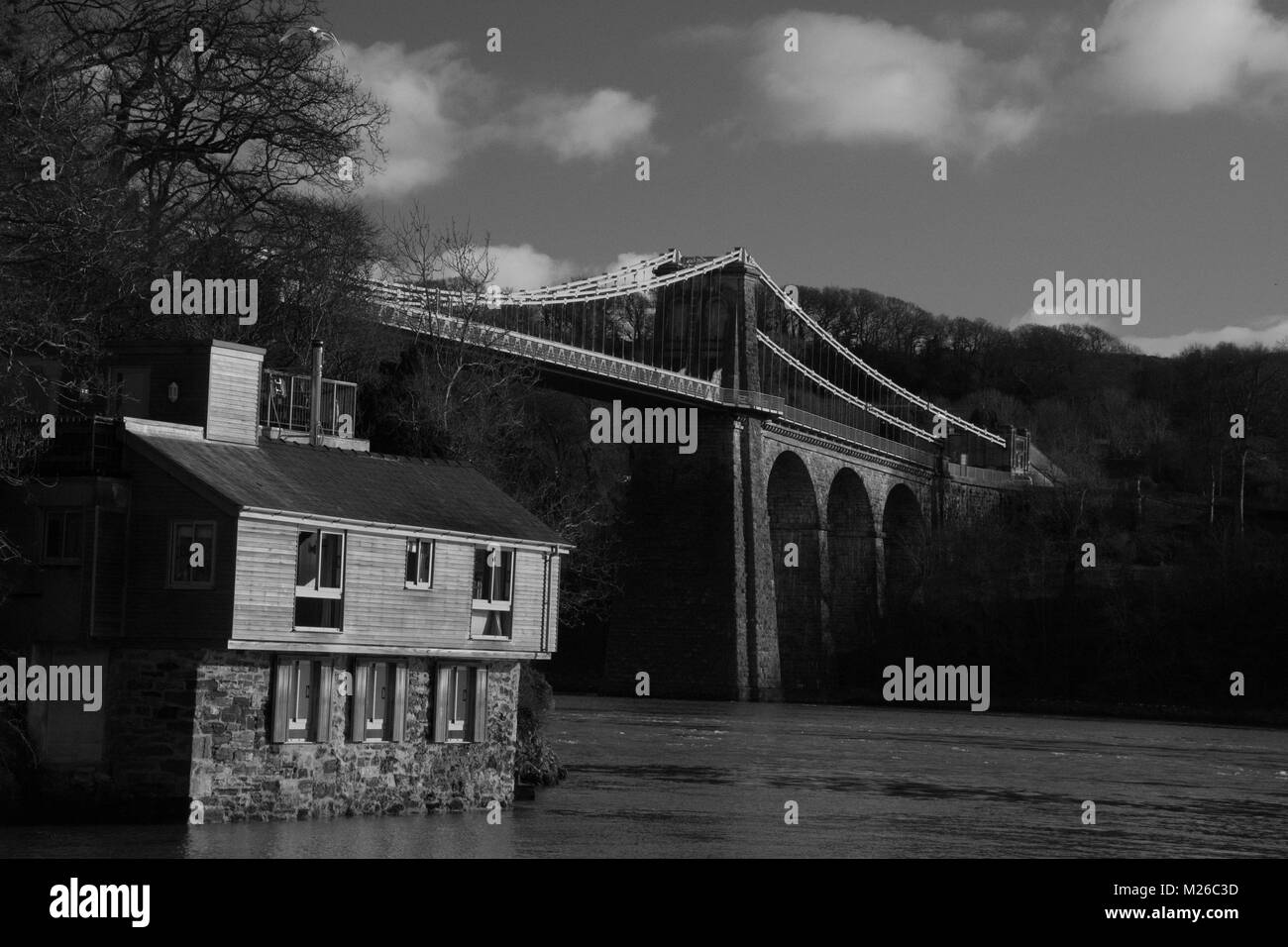 Menai Bridge au cours de l'hiver Banque D'Images