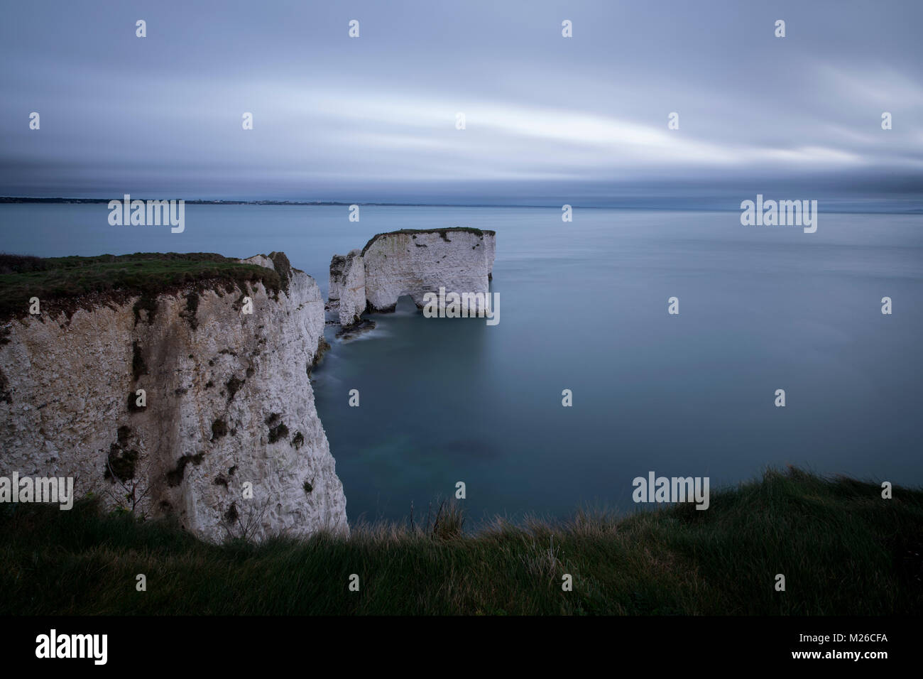 Old Harry Rocks sur la côte jurassique du Dorset. Banque D'Images