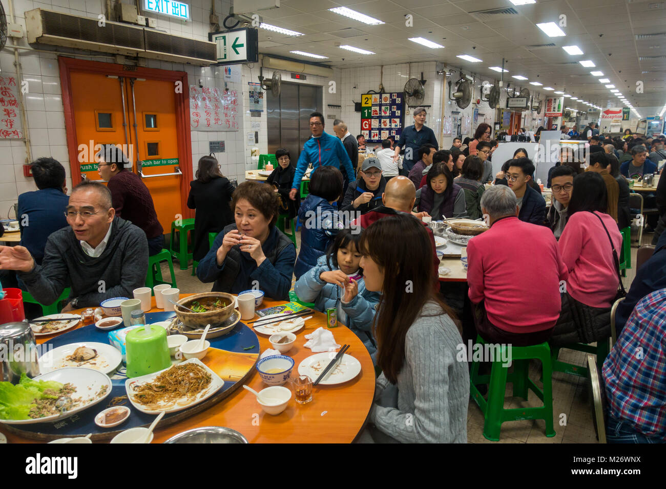Hong Kong Restaurant traditionnel personnes manger manger manger Banque D'Images