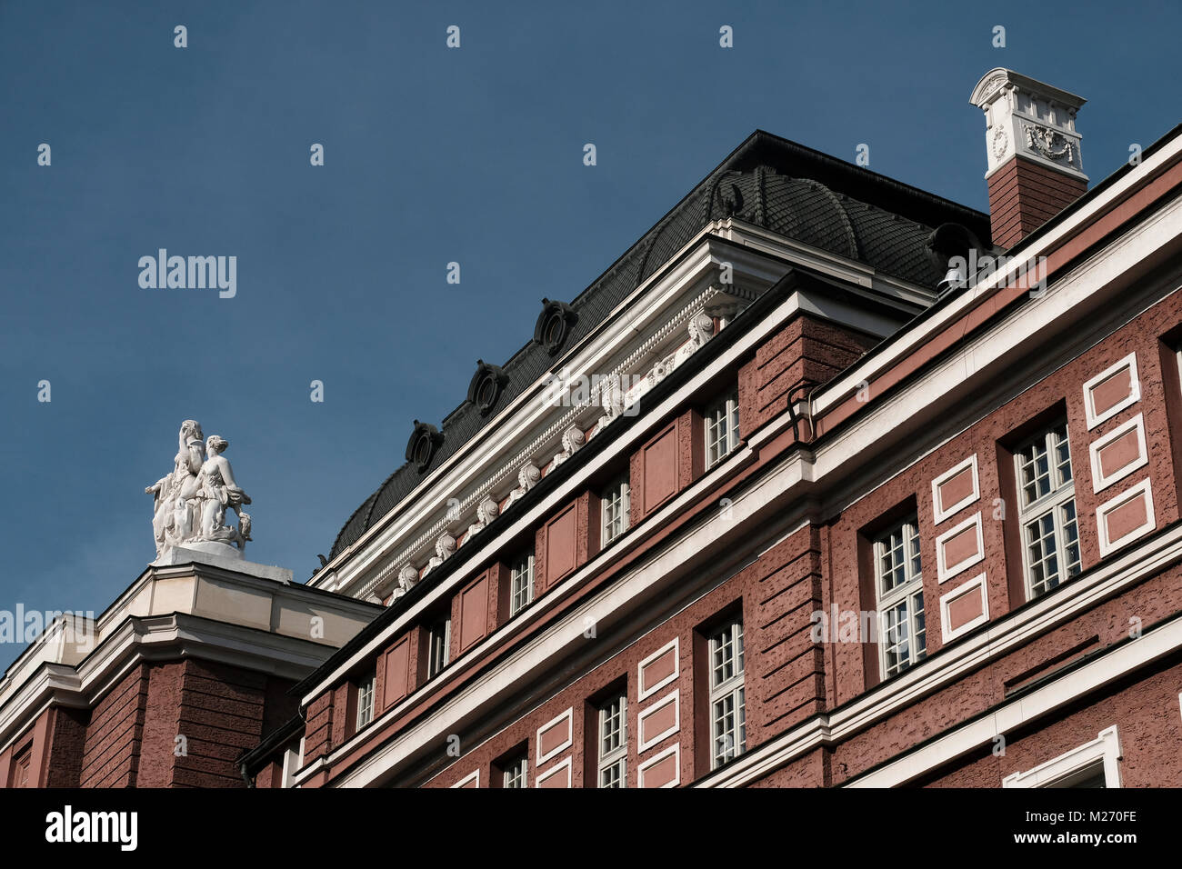 Le style de l'architecture néo-classique du Théâtre National Ivan Vazov dans le centre de Sofia la capitale de la Bulgarie. Banque D'Images