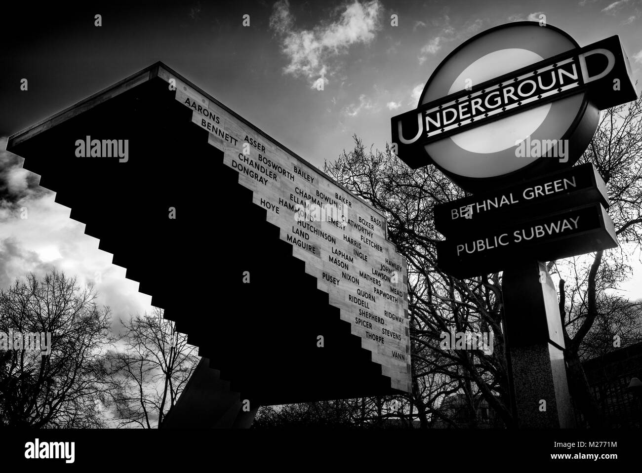 Catastrophe de métro Bethnal Green Memorial, Bethnal Green London England UK 2018 lors d'un raid de bombardement allemand sur l'Est de Londres le 3 mars 1943, le Bethna Banque D'Images