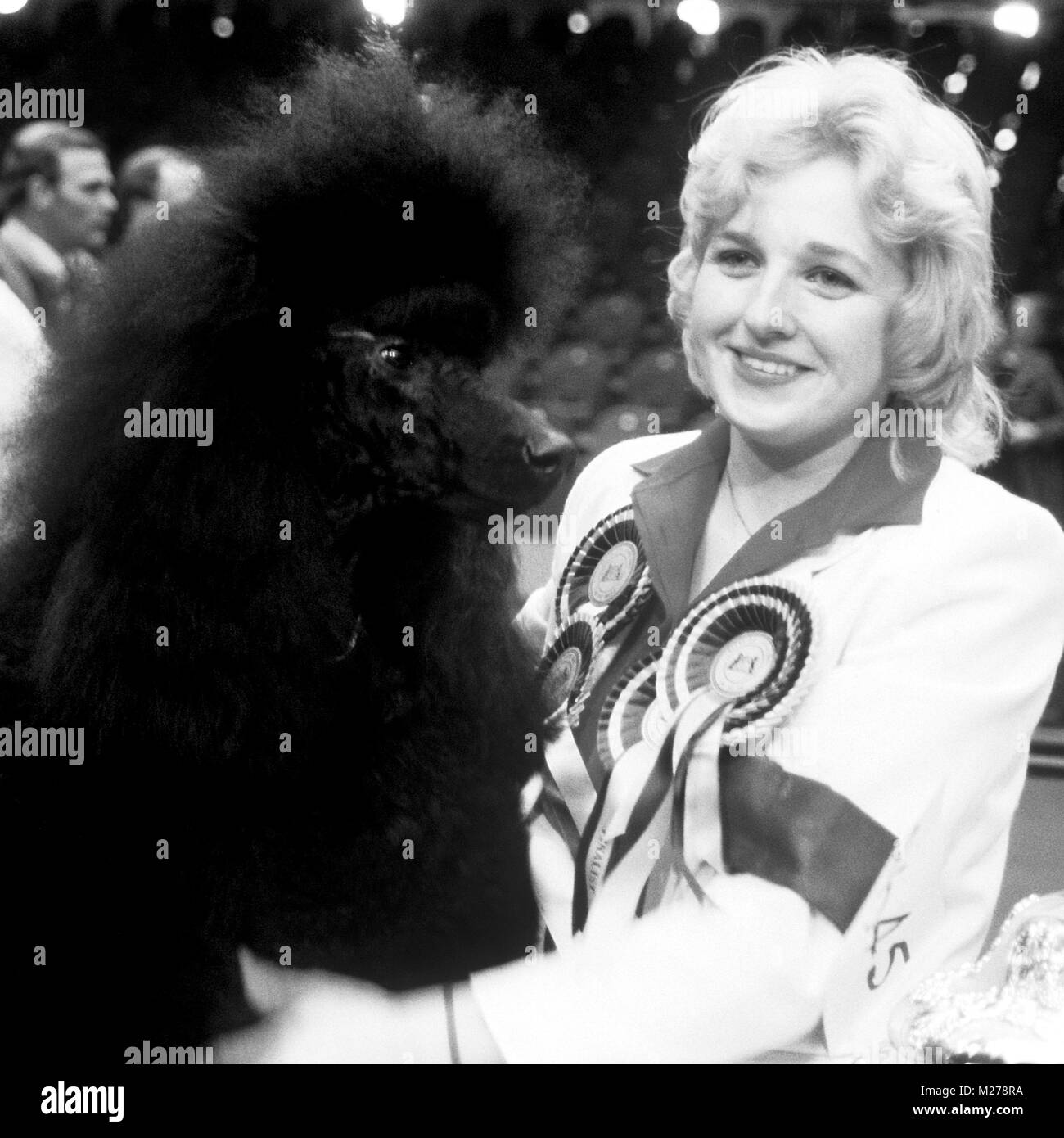 Marita Rogers avec ch montravia Tommy gun après avoir gagné crufts 1985 bis Banque D'Images