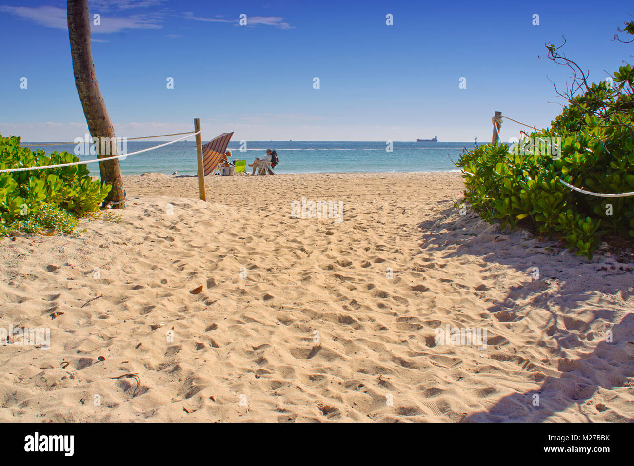Détente à la plage, à Ft. Lauderdale ******** Blvd., Floride USA Banque D'Images