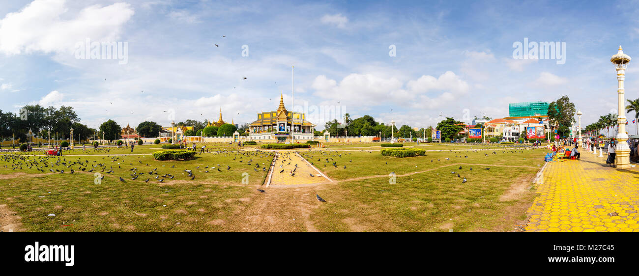 Palais Royal et Pagode d'argent, Palais Royal Park et Sisowath Quay Riverfront Promenade, Phnom Penh, capitale du Cambodge, au sud-est de l'Asie Banque D'Images
