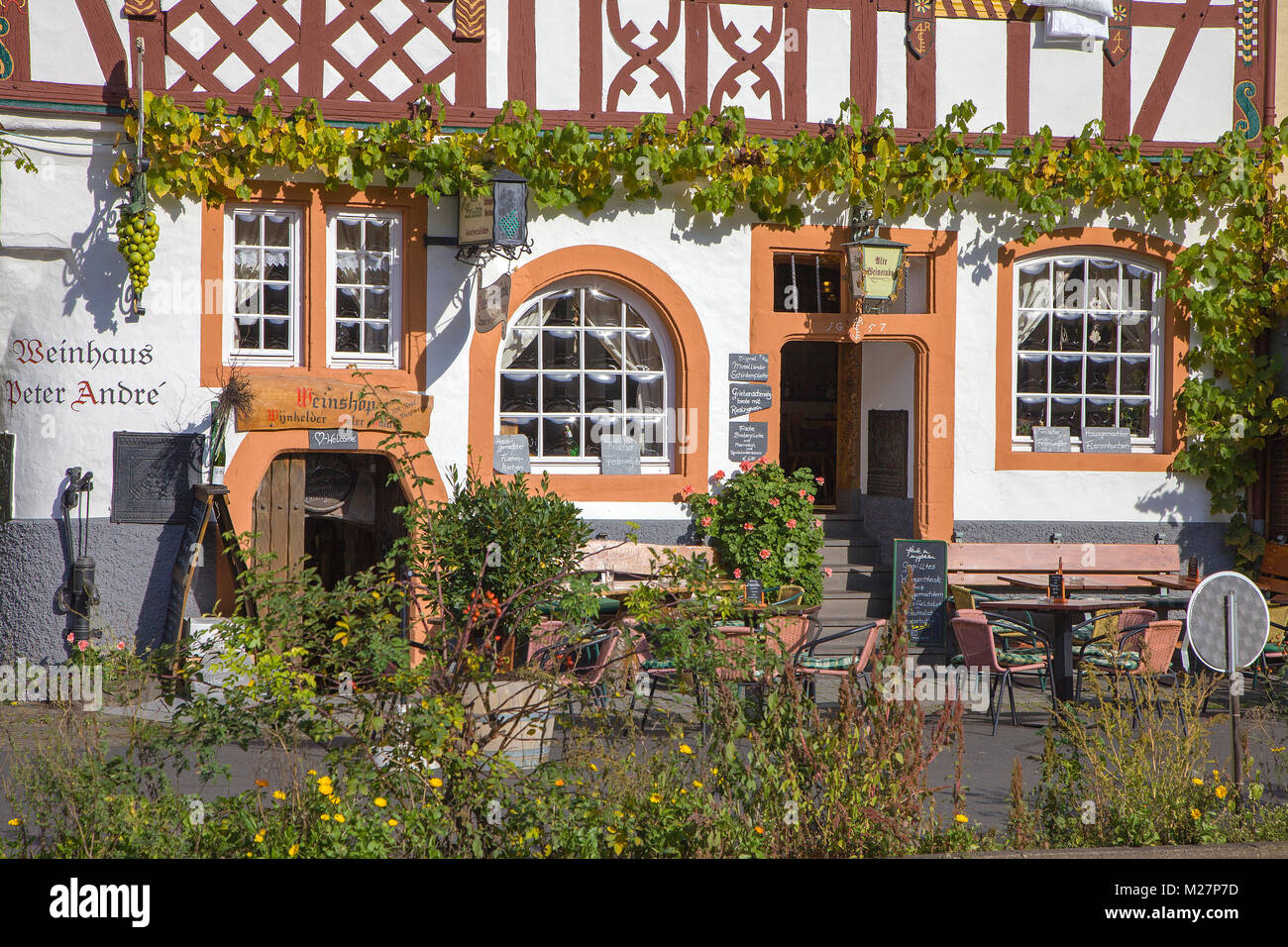 Houese Vin, maison à colombages village viticole de Lieser, Moselle, Rhénanie-Palatinat, Allemagne, Europe Banque D'Images