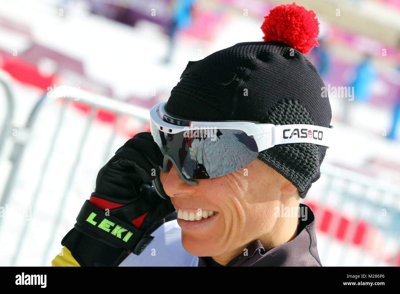 Andrea ESKAU Sitz-Skifahrerin Interview-Partner ist ein gefragter, Zweites der deutschen Formation Paralympischen Mannschaft dans Sotschi Sotschi 2014 Jeux paralympiques Jeux paralympiques d'hiver de Sotchi / 2014 Banque D'Images