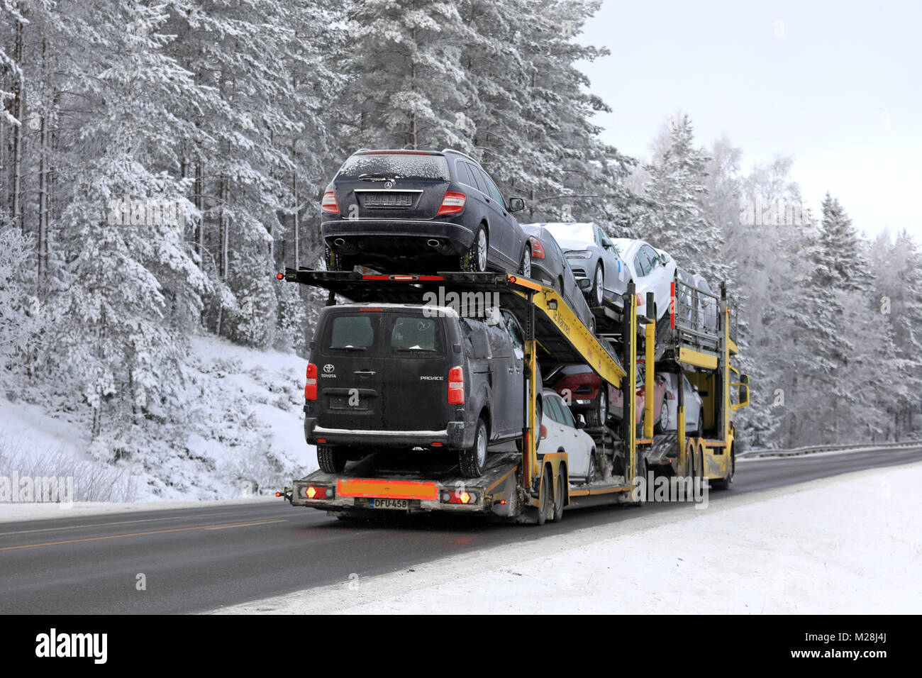 Scania car transporter Banque de photographies et d’images à haute