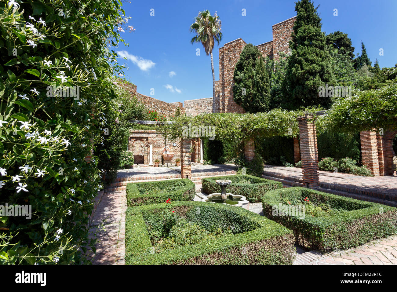 Dans le jardin forteresse Alcazaba de Málaga, Espagne. Banque D'Images