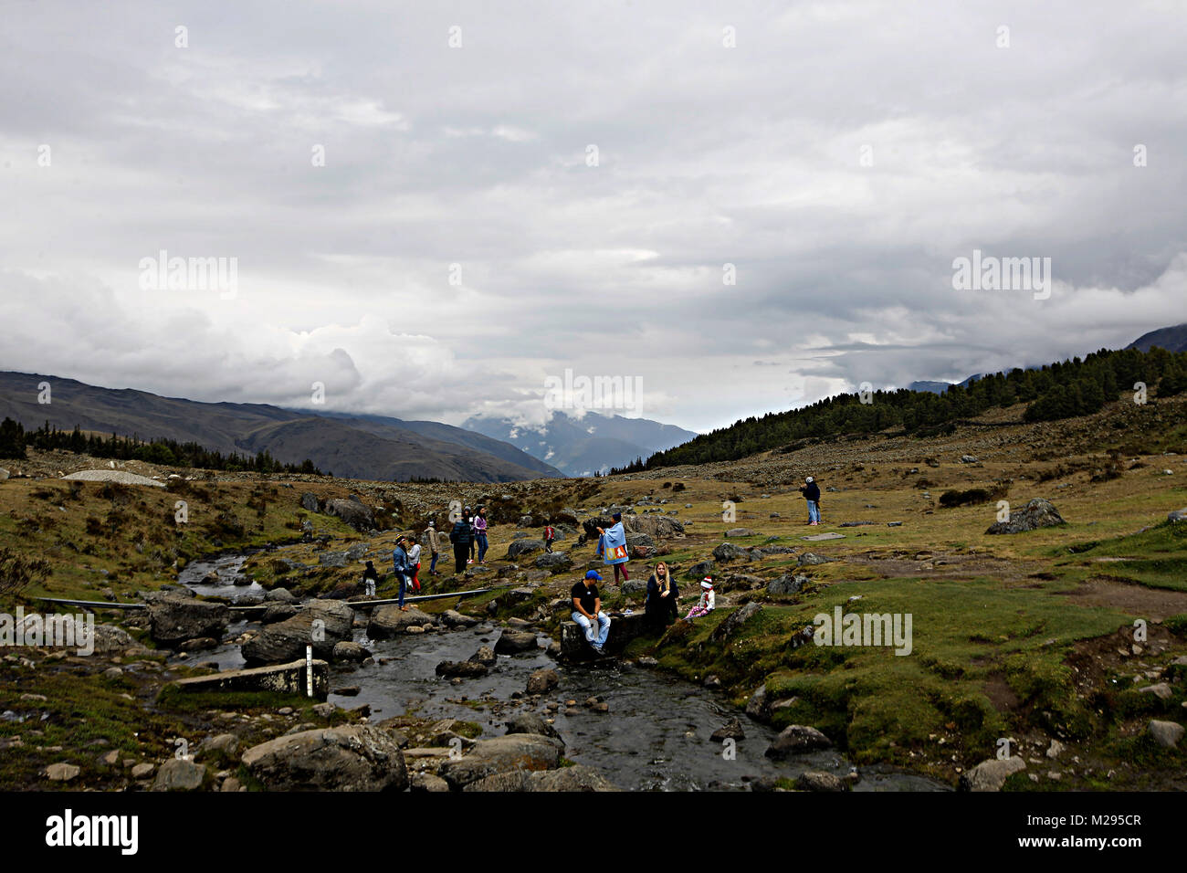 4 janvier 2016 - Merida, Merida, Venezuela - le 25 janvier 2016. La lagune de Mucubaji, est d'origine glaciaire et est d'environ dix mille ans. Le cours original de l'Mucubajâ€™ ravin, qui verse ses eaux dans la rivière Chama, a été scellée par une moraine frontale qui ont formé la lagune et traversée par l'Boconâ€" problème, 3 qui a détourné le flux de l'Orénoque et enfin l'océan Atlantique. Est situé dans le paramo de Mérida, Venezuela. Photo : Juan Carlos Hernandez.....Laguna de Mucubaji, en el paramo de Merida, Venezuela. Photo : Juan Carlos Hernandez (crédit Image : © Juan Carlos H Banque D'Images
