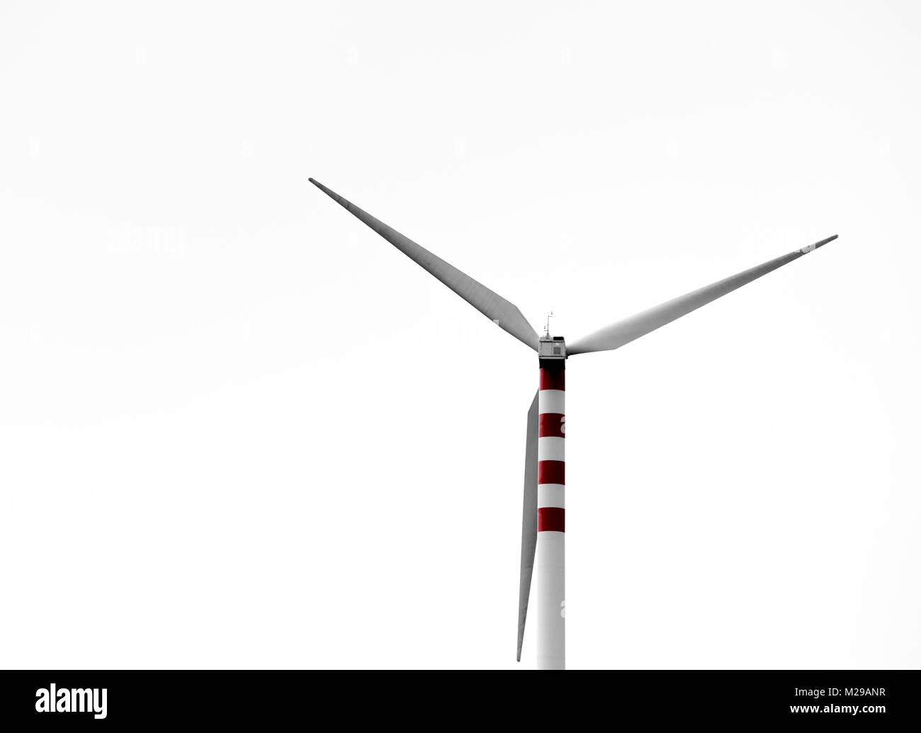 Castelsardo, Sardaigne, Italie, du 26 juin 2017. Les éoliennes de sources renouvelables d'électricité sans pollution Banque D'Images