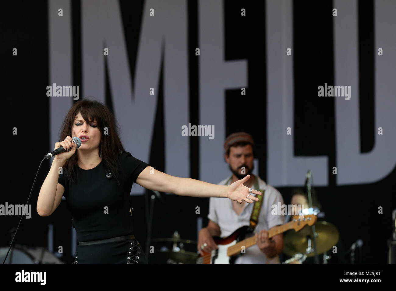 Imelda may joue sur la scène principale à l'Cornbury Music Festival 2017 - [crédit : Andy Trevaskis] Banque D'Images