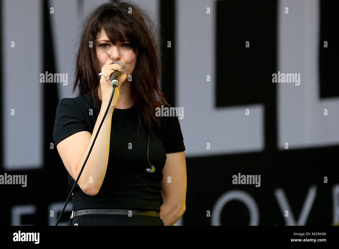 Imelda may joue sur la scène principale à l'Cornbury Music Festival 2017 - [crédit : Andy Trevaskis] Banque D'Images