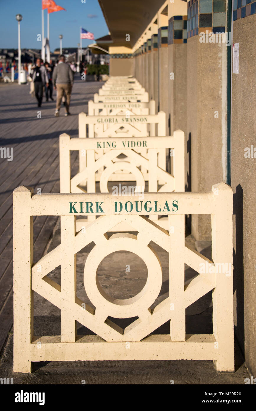 Promenade des Planches de Deauville, avec les noms des stars du cinéma américain Banque D'Images