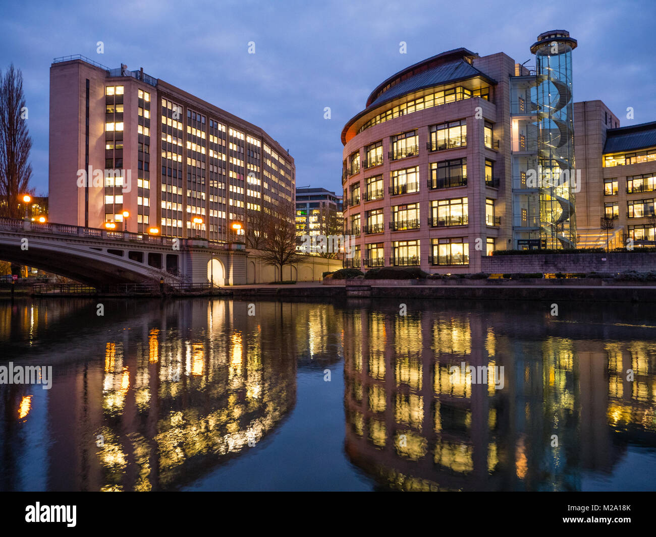 Bridge House Lecture et Thames Water, siège social, Tamise, Reading, Berkshire, Angleterre. UK, FR. Banque D'Images