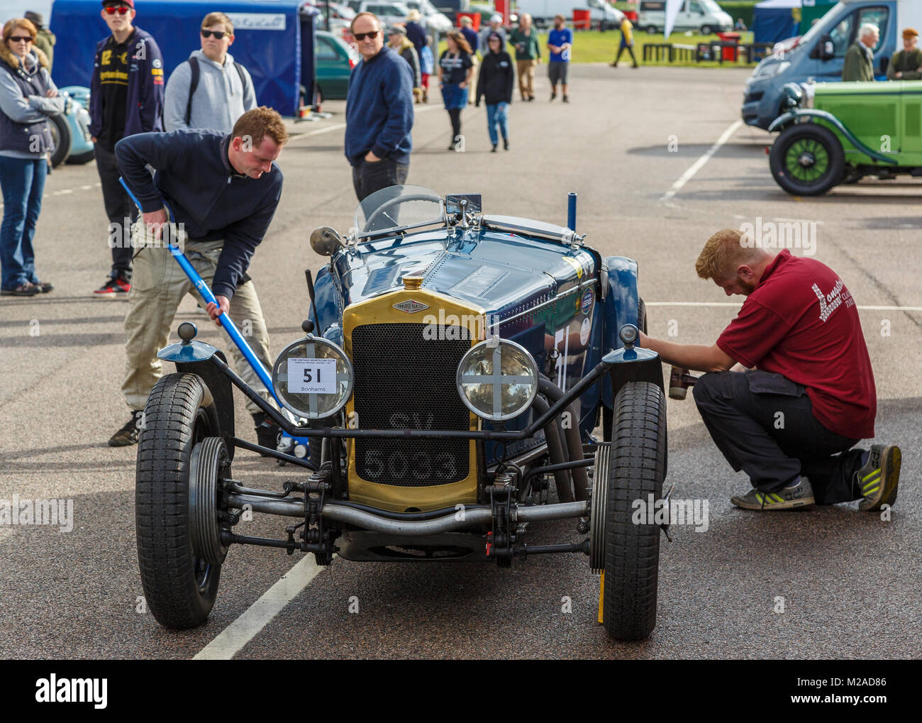 1929 Frazer Nash Super Sport dans le paddock pour la préparation d'avant-course à la formule 2017 réunion Vintage, Snetterton, Norfolk, Royaume-Uni. Banque D'Images