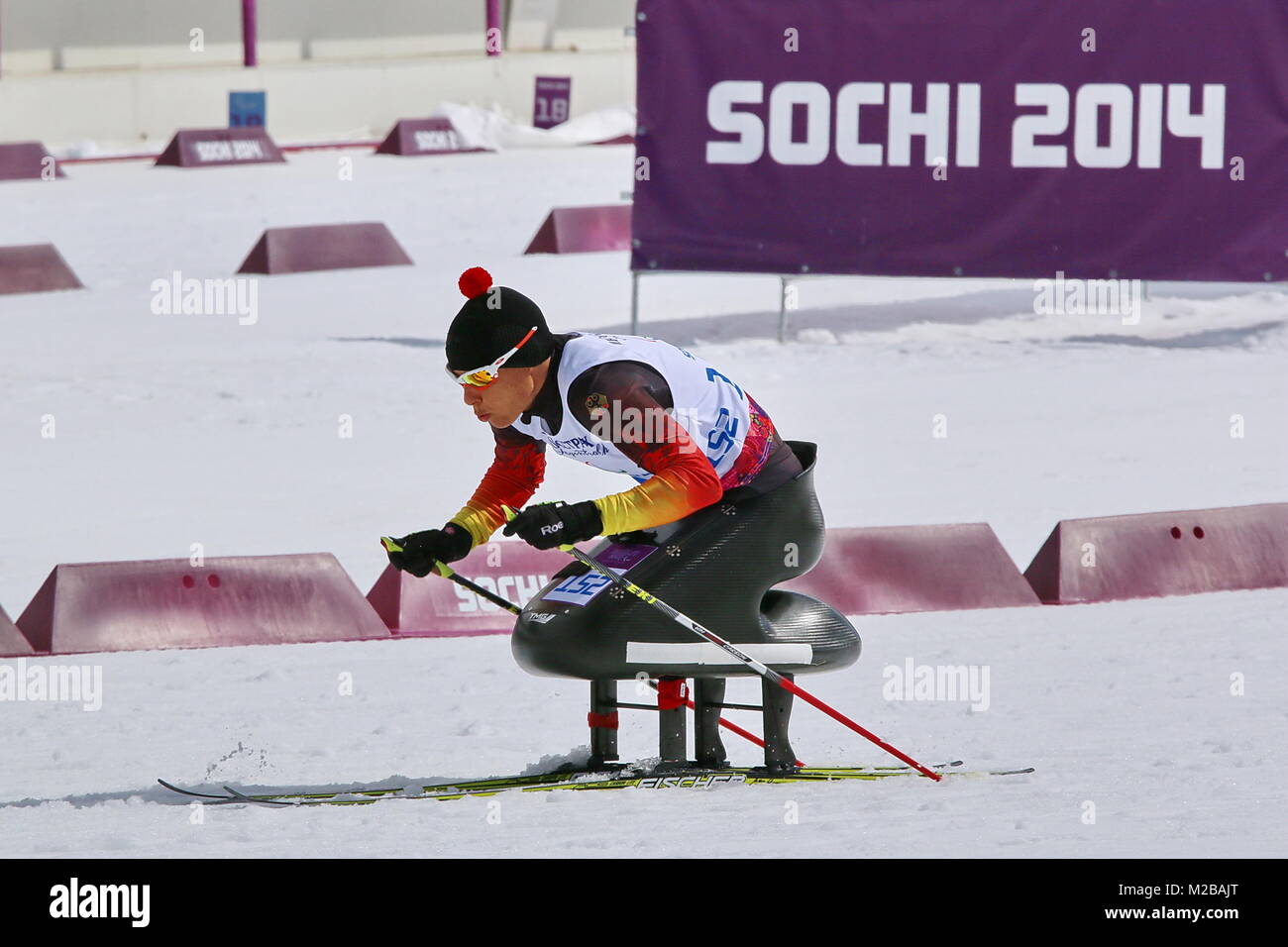 Auf dem Weg zur zweiten Goldmedaille : Andrea Eskau im Sitzskirennen über fünf kilomètre bei den Paralympics 2014 à Sotschi/Russland Banque D'Images
