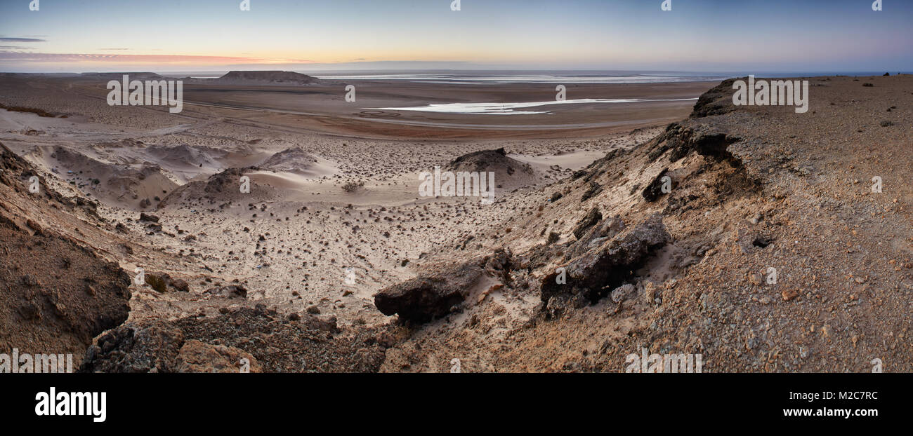 Lever du soleil dans le Sahara Occidental, panorama Banque D'Images
