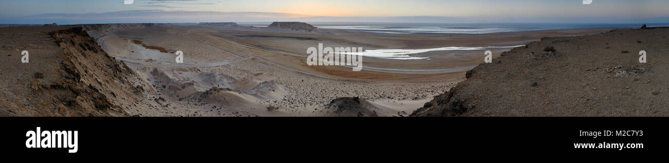 Lever du soleil dans le Sahara Occidental, panorama Banque D'Images