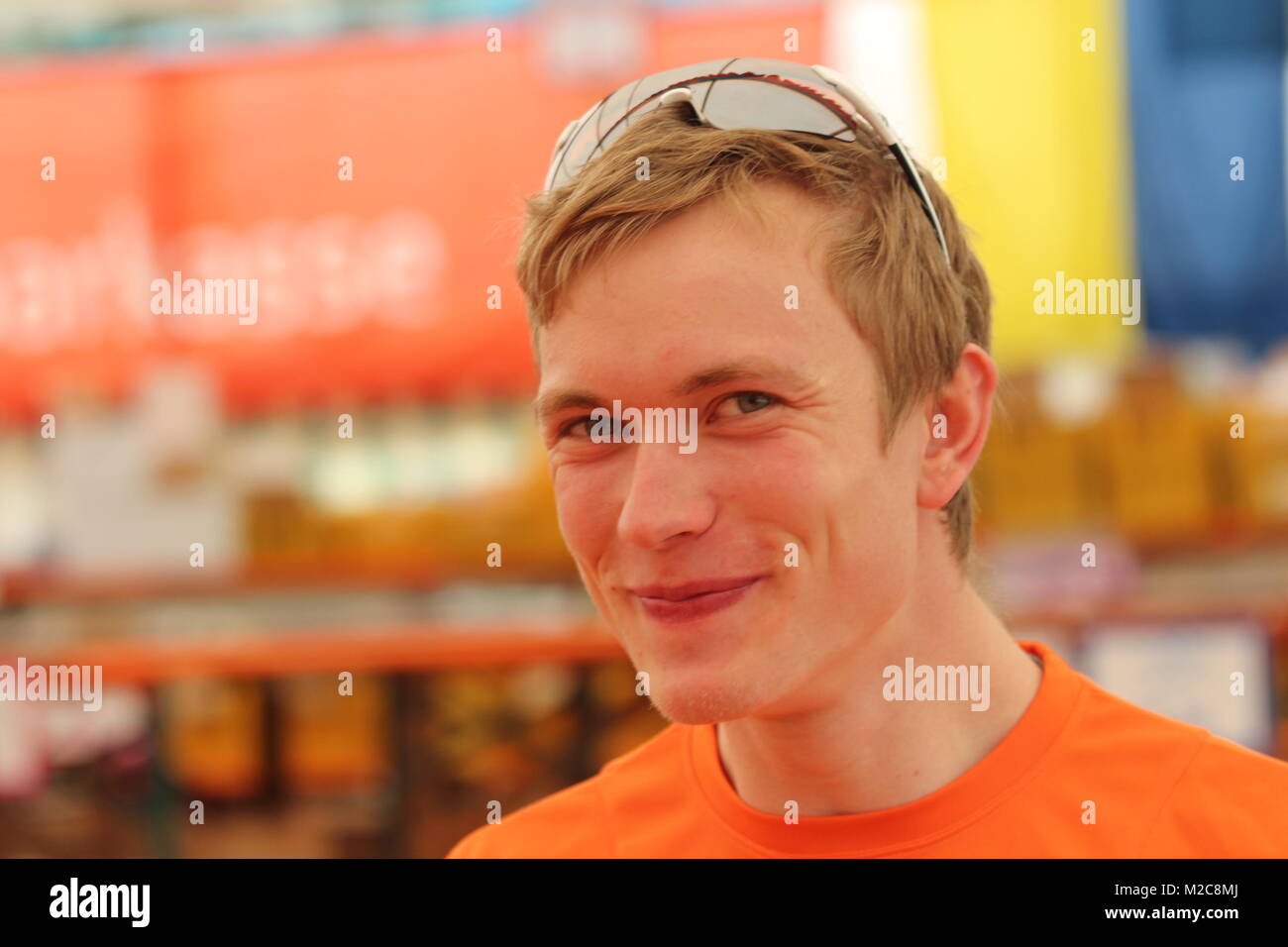 Verschmitzes Lächeln : Biathlet Benedikt Doll beim marche nordique 2013 Breitnau Gipfel und X-Trail Banque D'Images