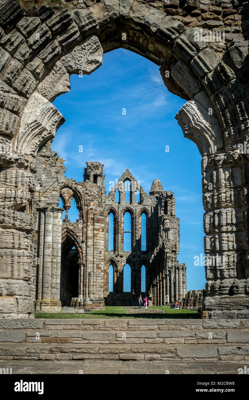 Les trames d'Archway structure extérieure de l'abbaye de Whitby, Whitby, dans le Yorkshire, UK Banque D'Images