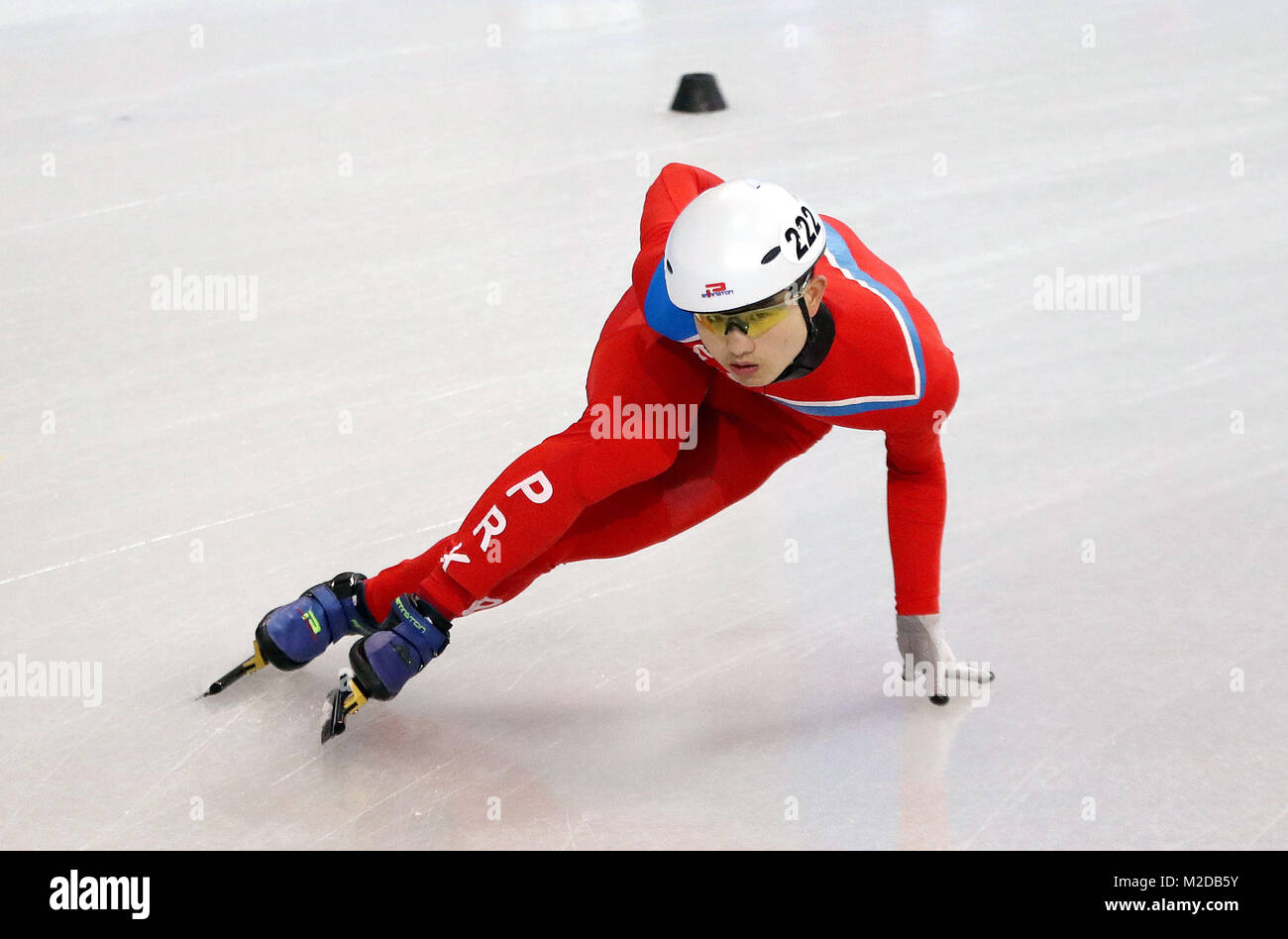 La Corée du Nord le patineur de vitesse Kwang Jong Bom au cours de la pratique sur l'aperçu journée à la Courte piste Yeondong de Gangneung, lieu de formation à venir de l'Jeux olympiques d'hiver de 2018 à PyeongChang en Corée du Sud. Banque D'Images