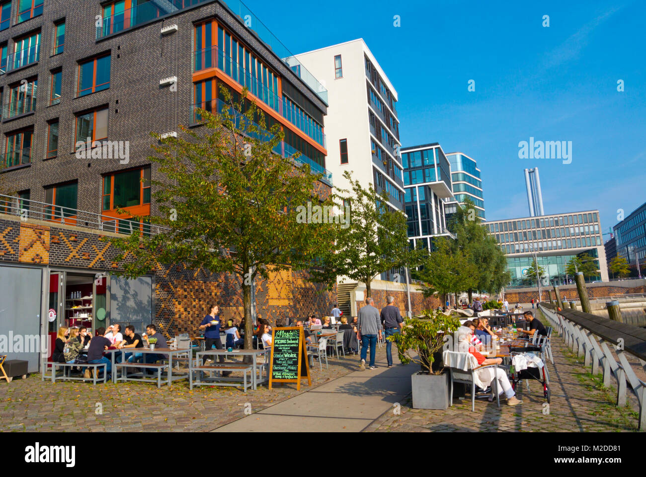 Cafe Restaurant terrasses, Dalmannkai, HafenCity, Hambourg, Allemagne Banque D'Images