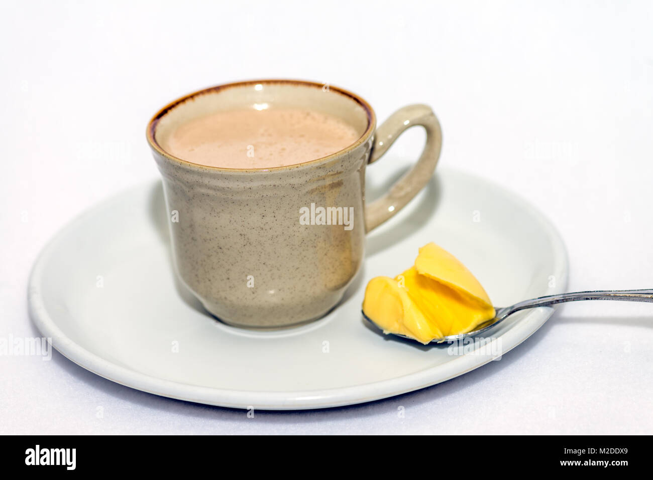 Bulletproof cétogène café avec du beurre pour programme de perte de poids et de gras Banque D'Images