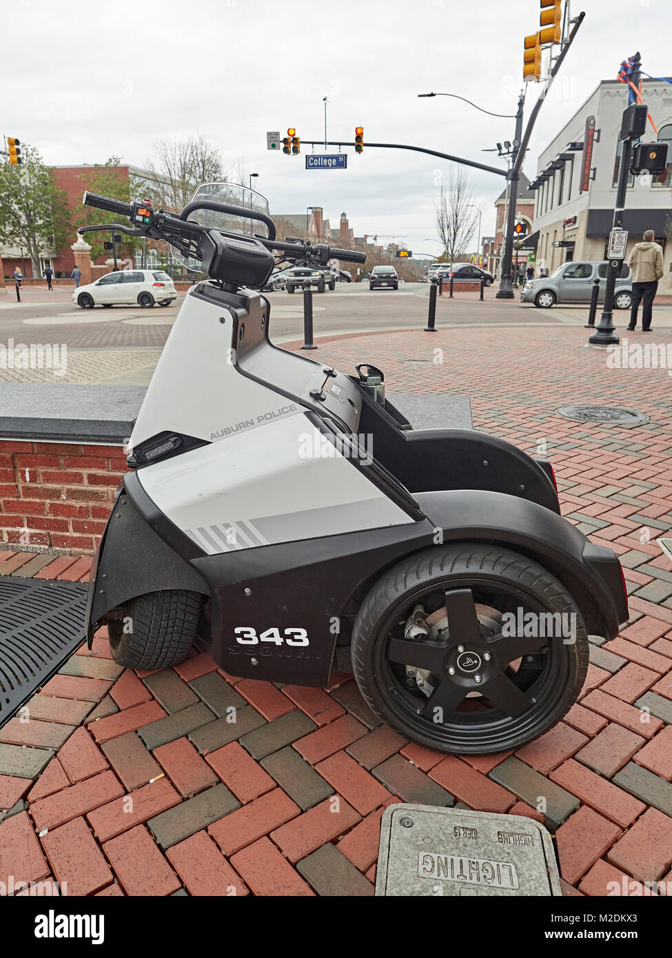 Segway SE-3 Patroller transport police véhicule stationné et prêt à aller à Toomer's Corner, dans la région de Auburn Alabama, Etats-Unis. Banque D'Images