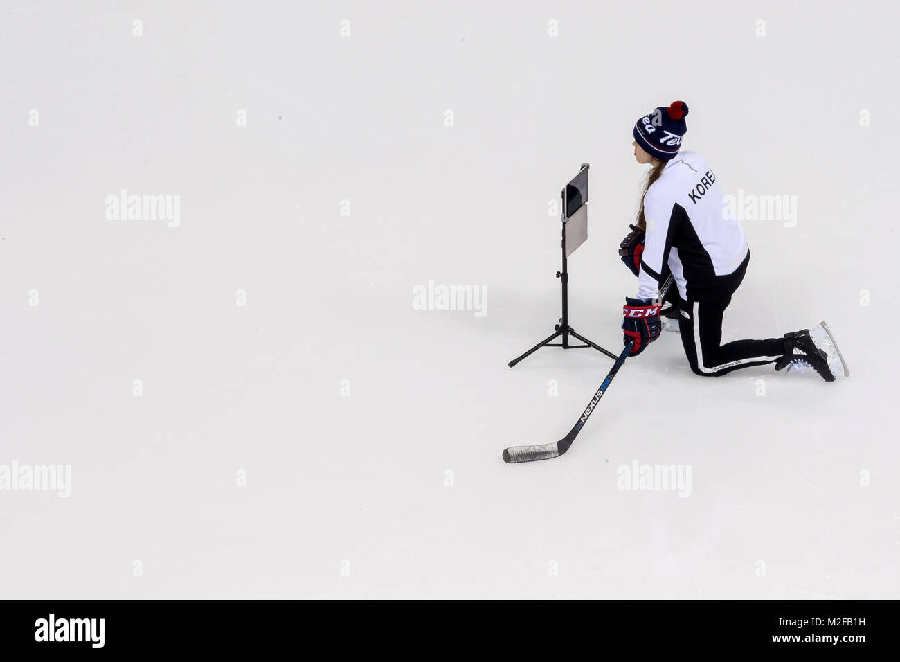 Gangneung, Corée du Sud. 07Th Feb 2018. Coréen de l'équipe féminine de hockey sur glace de la formation dans le centre de Hockey Kwandong à Gangneung, Corée du Sud, 07 février 2018. Une équipe olympique du Sud et du Nord à partir de joueurs de hockey sur glace va prendre part à la compétition à Pyeongchang. Les Jeux Olympiques d'hiver de 2018 à Pyeongchang ont lieu entre 09 et 25 février. Crédit : Peter Kneffel/dpa/Alamy Live News Banque D'Images