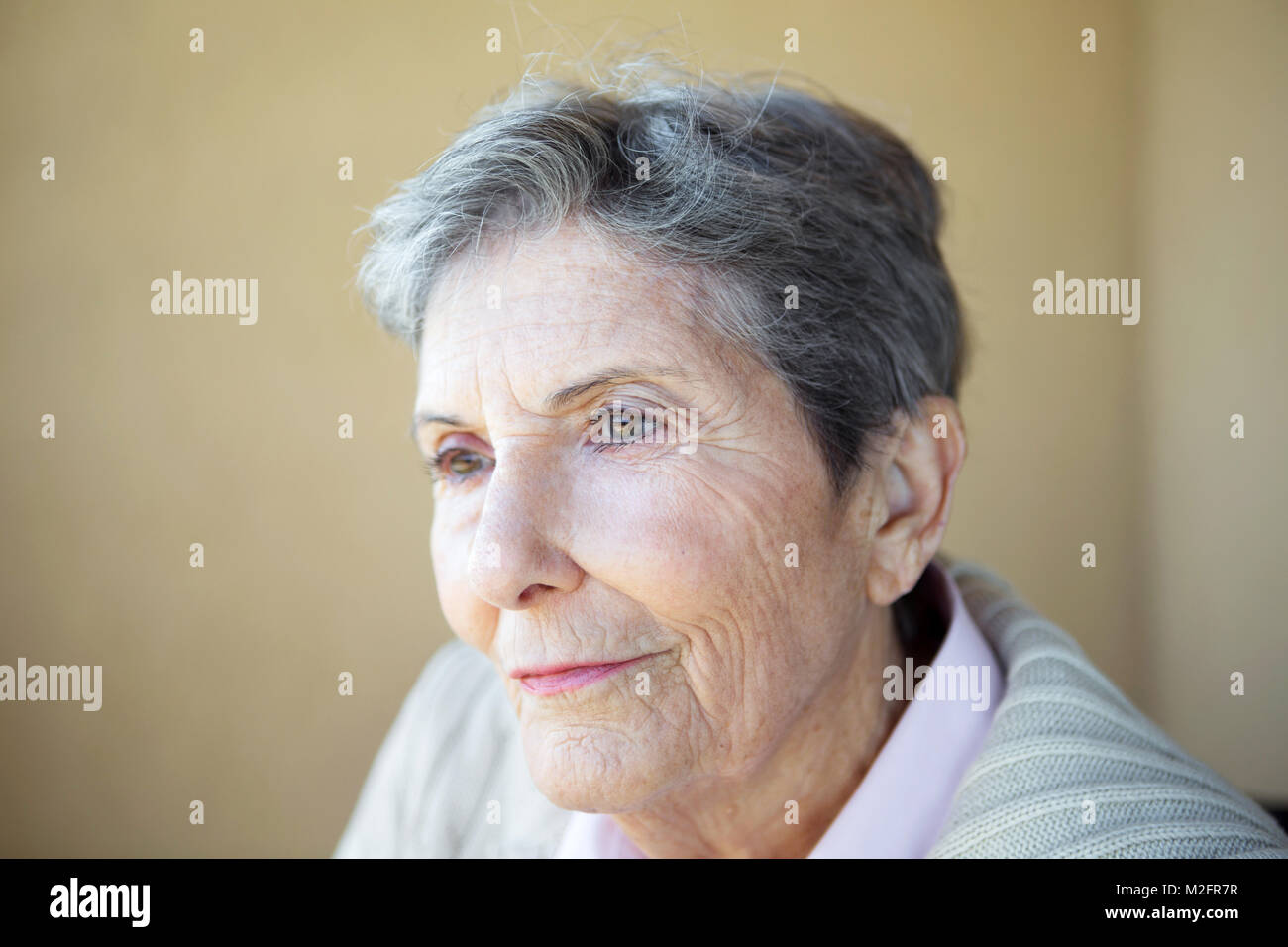 Femme mature le sentiment de solitude et de dépression. Banque D'Images