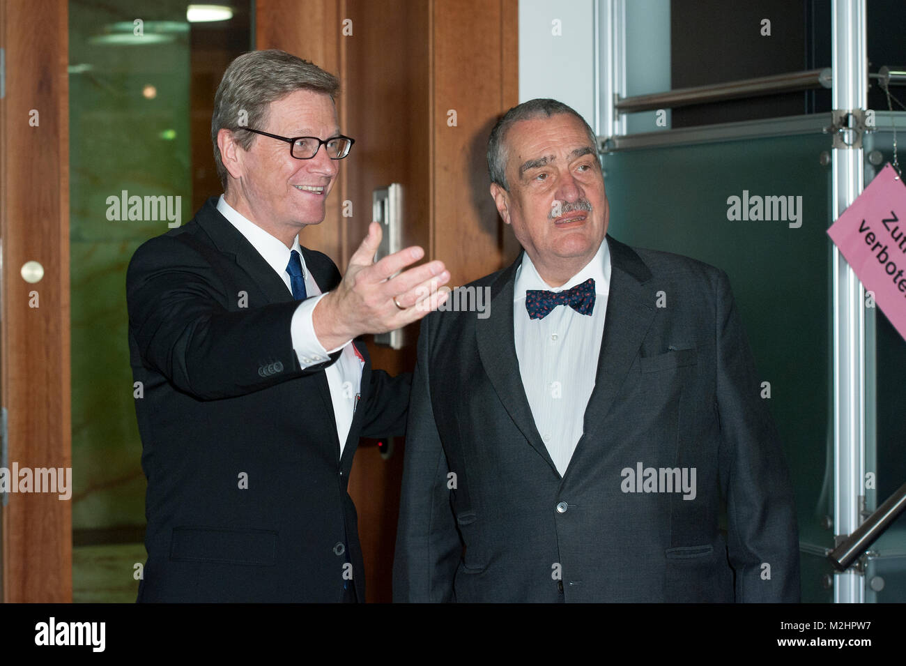 Le Ministre des affaires étrangères, Guido Westerwelle, rencontre le ministre tchèque des Affaires étrangères Karel Schwarzenberg au Foreign Office. Les négociations bilatérales en cours, la politique européenne et les questions internationales. Banque D'Images